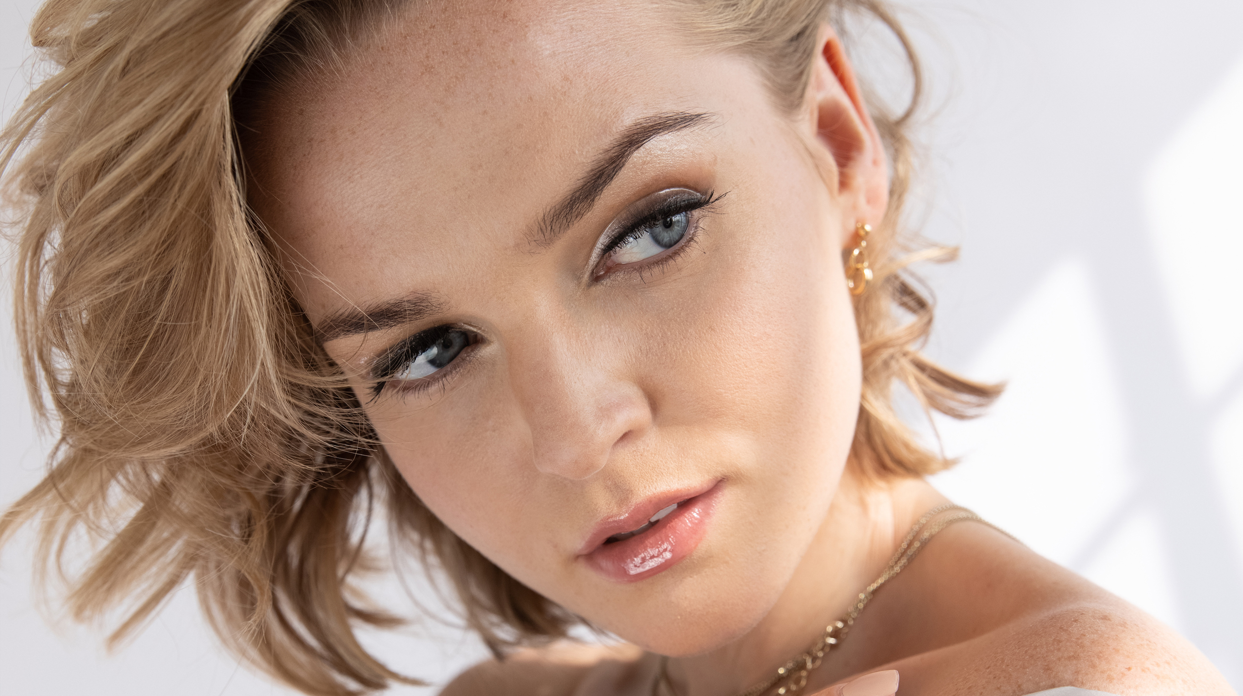 Hallea Jones – Master Key